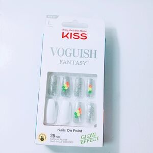 KISS Voguish Fantasy Glow Effect Nail Set - Silver and White Glow Effect NEW